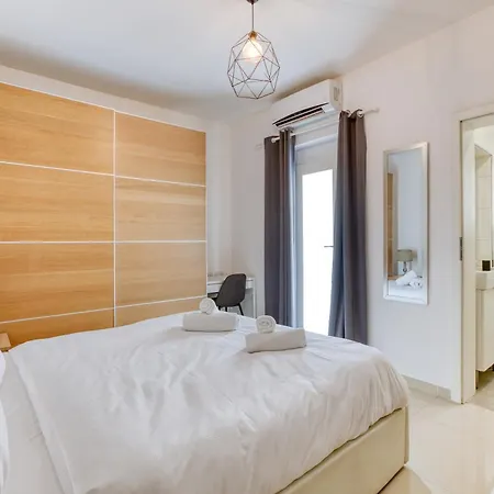 A Beautiful 2br Seafront With Private Terrace By 360 Estates * Gzira