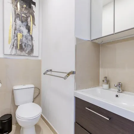 A Beautiful 2br Seafront With Private Terrace By 360 Estates Apartment