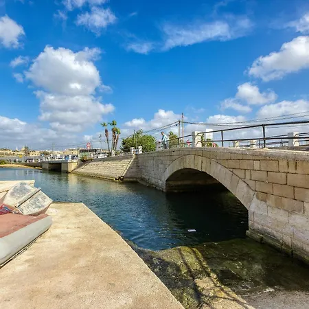 Apartment A Beautiful 2br Seafront With Private Terrace By 360 Estates Gzira