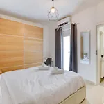A Beautiful 2br Seafront With Private Terrace By 360 Estates * Gzira
