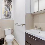 A Beautiful 2br Seafront With Private Terrace By 360 Estates Apartamento