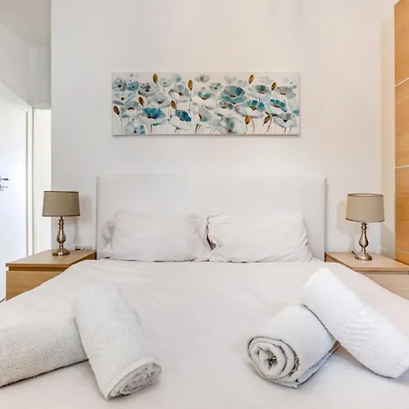 아파트 A Beautiful 2br Seafront With Private Terrace By 360 Estates *