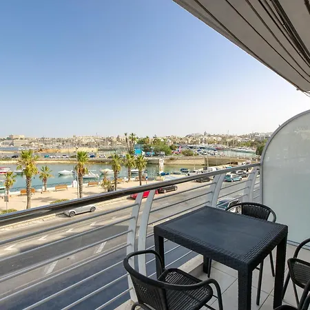 A Beautiful 2br Seafront With Private Terrace By 360 Estates * Gzira