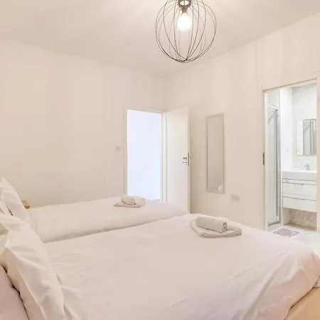 公寓 A Beautiful 2br Seafront With Private Terrace By 360 Estates *