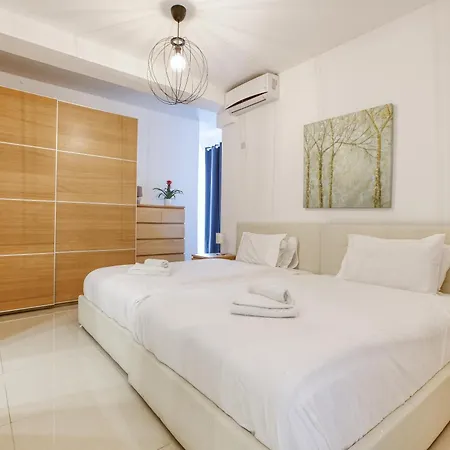 A Beautiful 2br Seafront With Private Terrace By 360 Estates Gzira