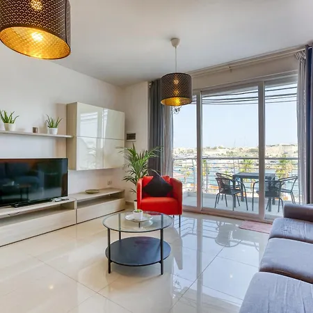 A Beautiful 2br Seafront With Private Terrace By 360 Estates 아파트