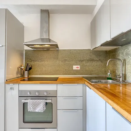 A Beautiful 2br Seafront With Private Terrace By 360 Estates 아파트 그지라