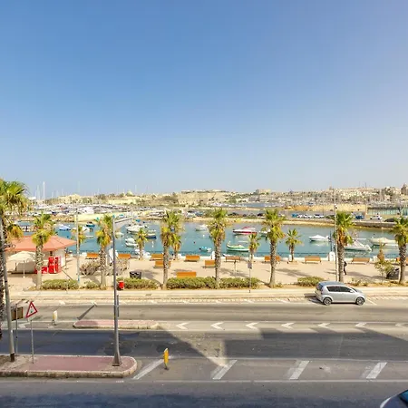 A Beautiful 2br Seafront With Private Terrace By 360 Estates * Gzira
