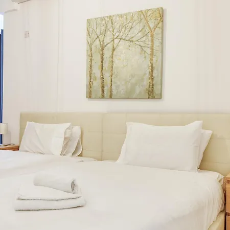 A Beautiful 2br Seafront With Private Terrace By 360 Estates * Gzira