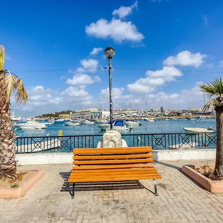 아파트 A Beautiful 2br Seafront With Private Terrace By 360 Estates *