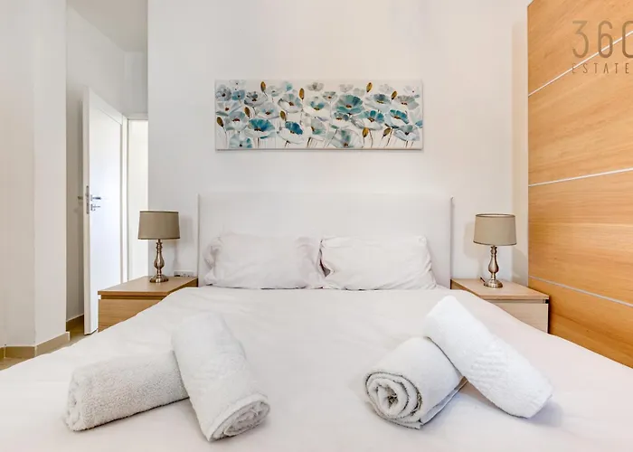 Apartamento A Beautiful 2br Seafront With Private Terrace By 360 Estates *