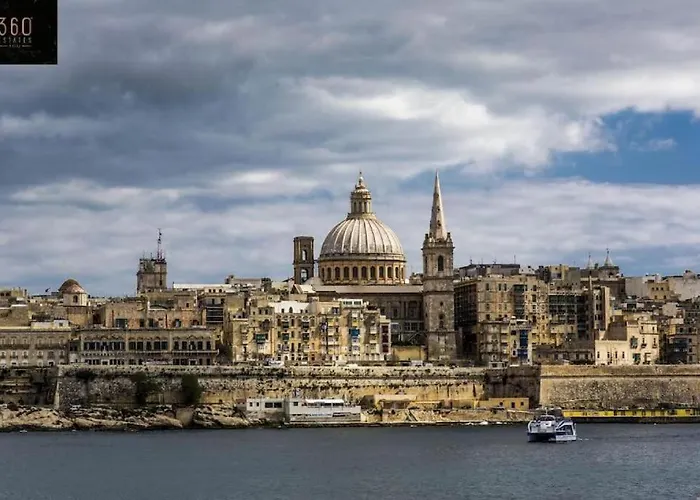 A Beautiful 2br Seafront With Private Terrace By 360 Estates *