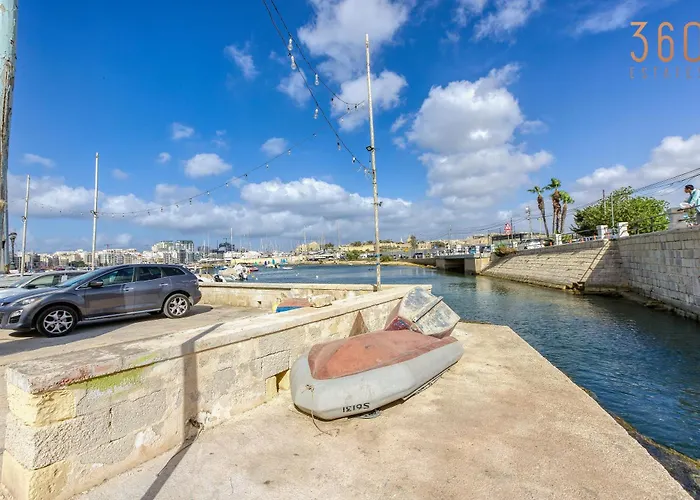 Apartamento A Beautiful 2br Seafront With Private Terrace By 360 Estates