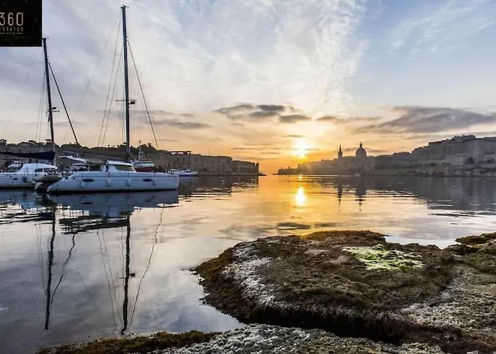 Apartamento A Beautiful 2br Seafront With Private Terrace By 360 Estates *