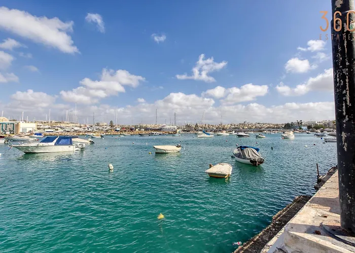 A Beautiful 2br Seafront With Private Terrace By 360 Estates Apartamento