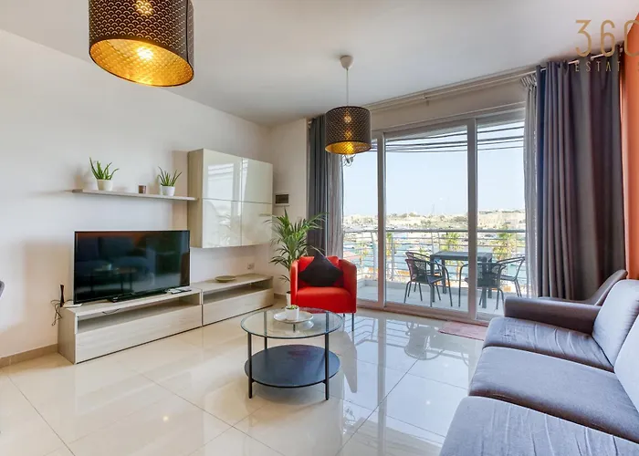 A Beautiful 2br Seafront With Private Terrace By 360 Estates Apartamento