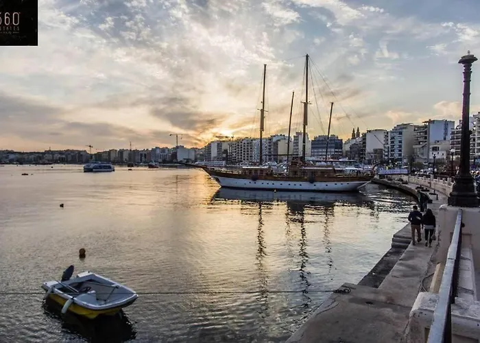 Apartamento A Beautiful 2br Seafront With Private Terrace By 360 Estates