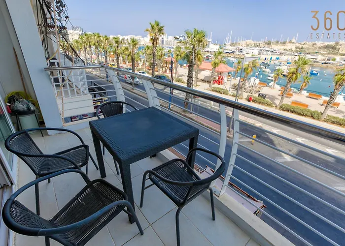 Apartamento A Beautiful 2br Seafront With Private Terrace By 360 Estates