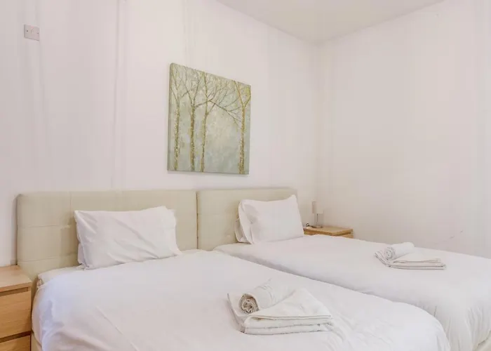 Apartamento A Beautiful 2br Seafront With Private Terrace By 360 Estates