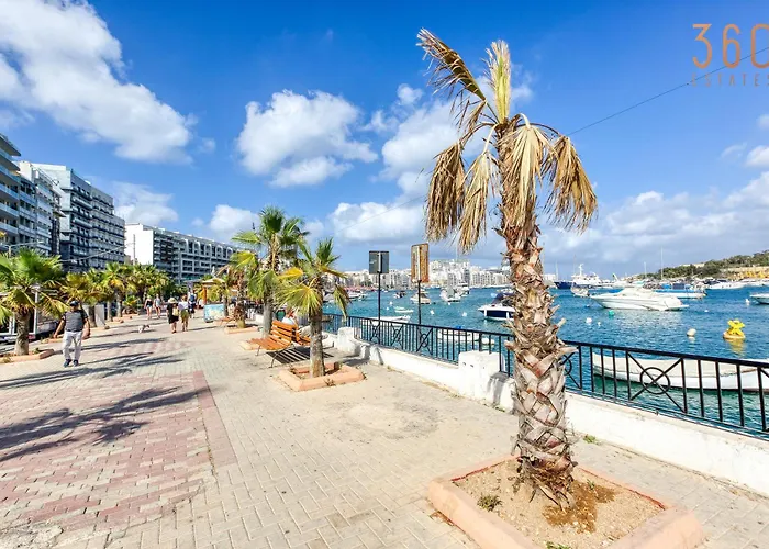 Apartamento A Beautiful 2br Seafront With Private Terrace By 360 Estates