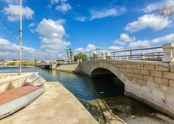 Apartamento A Beautiful 2br Seafront With Private Terrace By 360 Estates Gzira