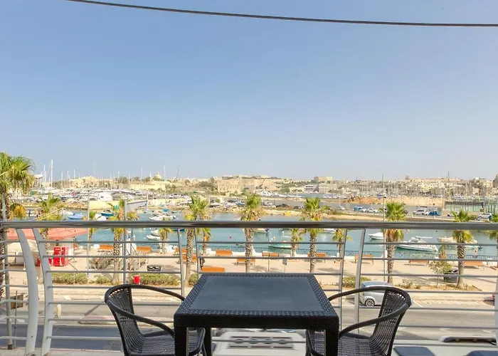 A Beautiful 2br Seafront With Private Terrace By 360 Estates Apartamento Gzira