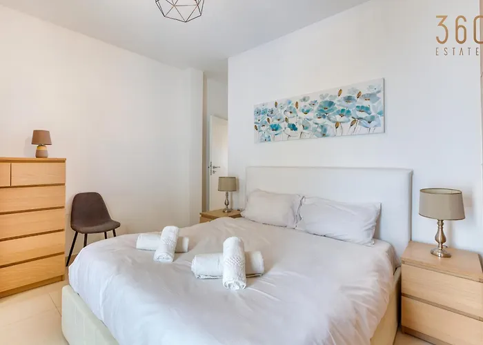 A Beautiful 2br Seafront With Private Terrace By 360 Estates * Gzira