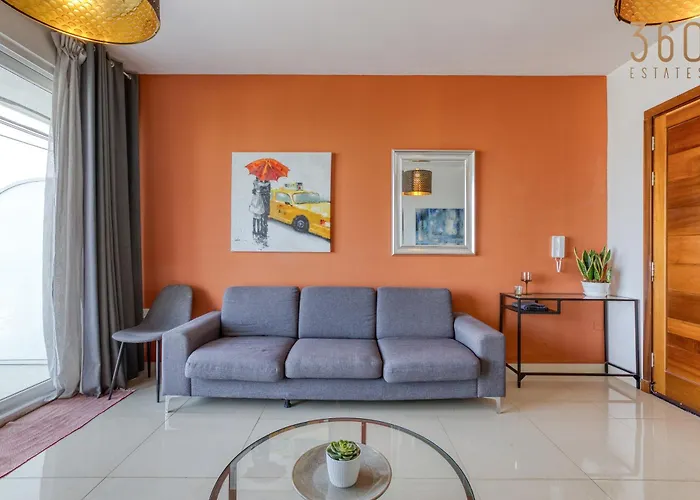 Apartamento A Beautiful 2br Seafront With Private Terrace By 360 Estates Gzira