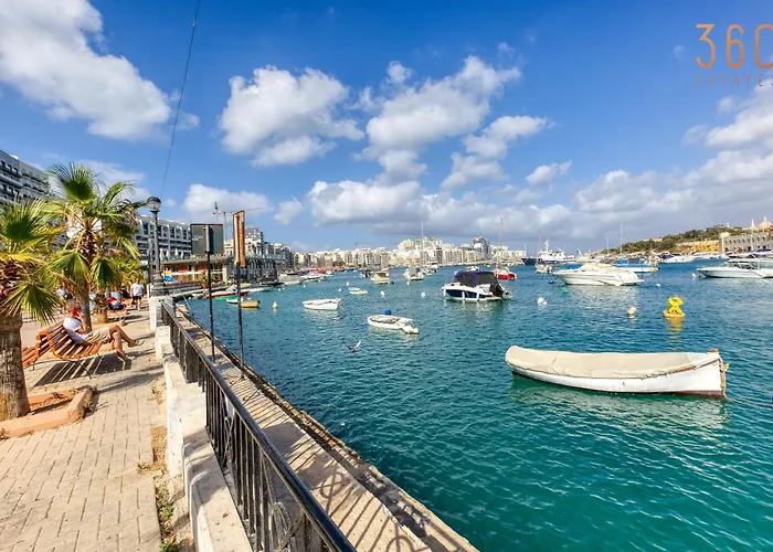 A Beautiful 2br Seafront With Private Terrace By 360 Estates Apartamento